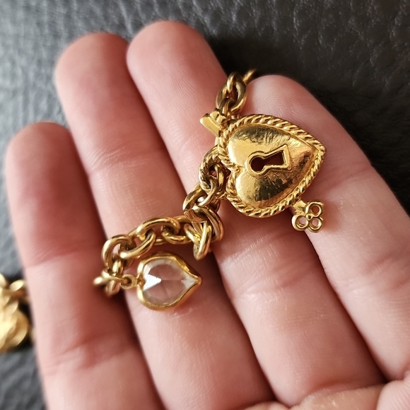 Avon charm bracelet - Picture 5 of 7